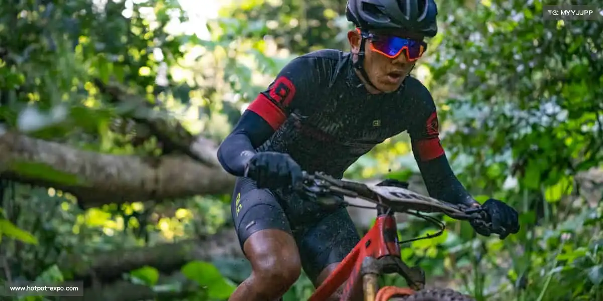 <strong>必一运动</strong>⚽️无论是赛场还是生活，全力以赴就是最好的态度！加入我们，尽情闪耀！